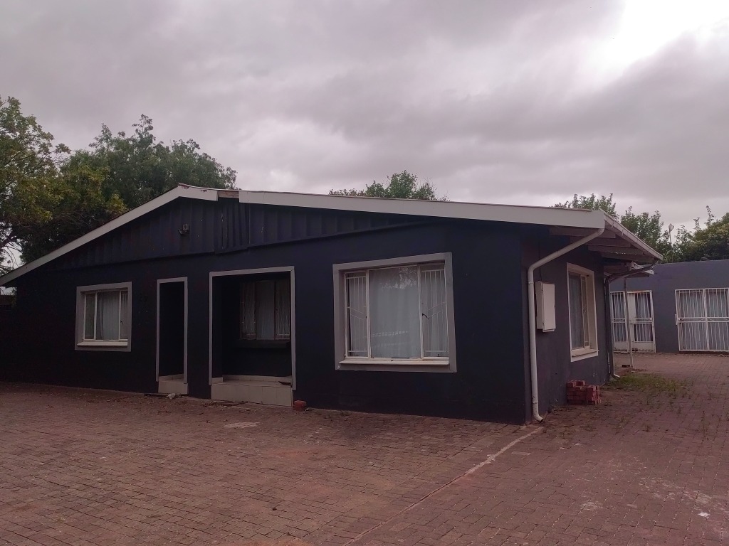 11 Bedroom Property for Sale in Brandwag Western Cape